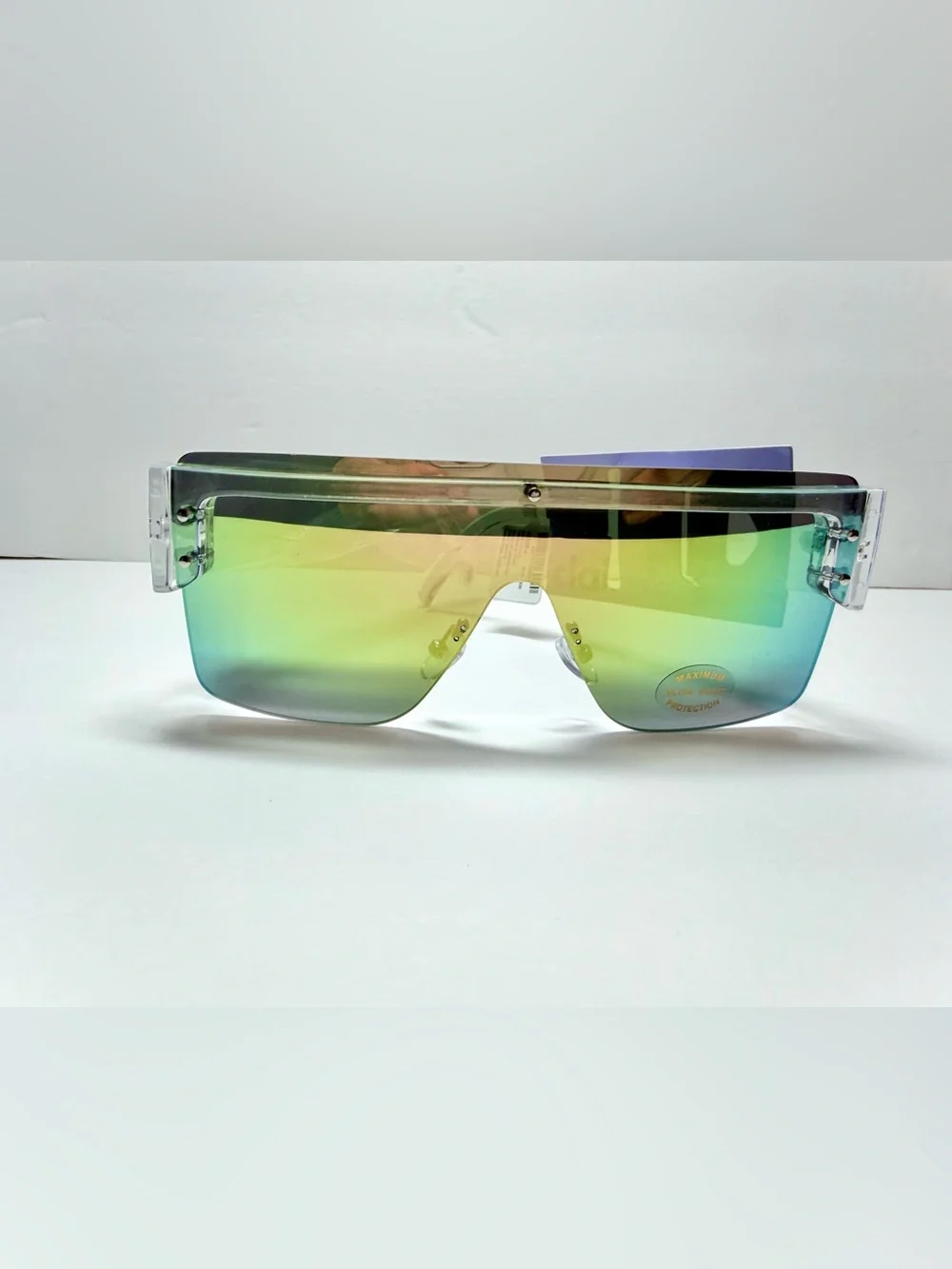 Claires rimless shield